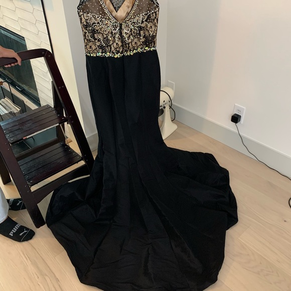 Dress - Picture 12 of 13